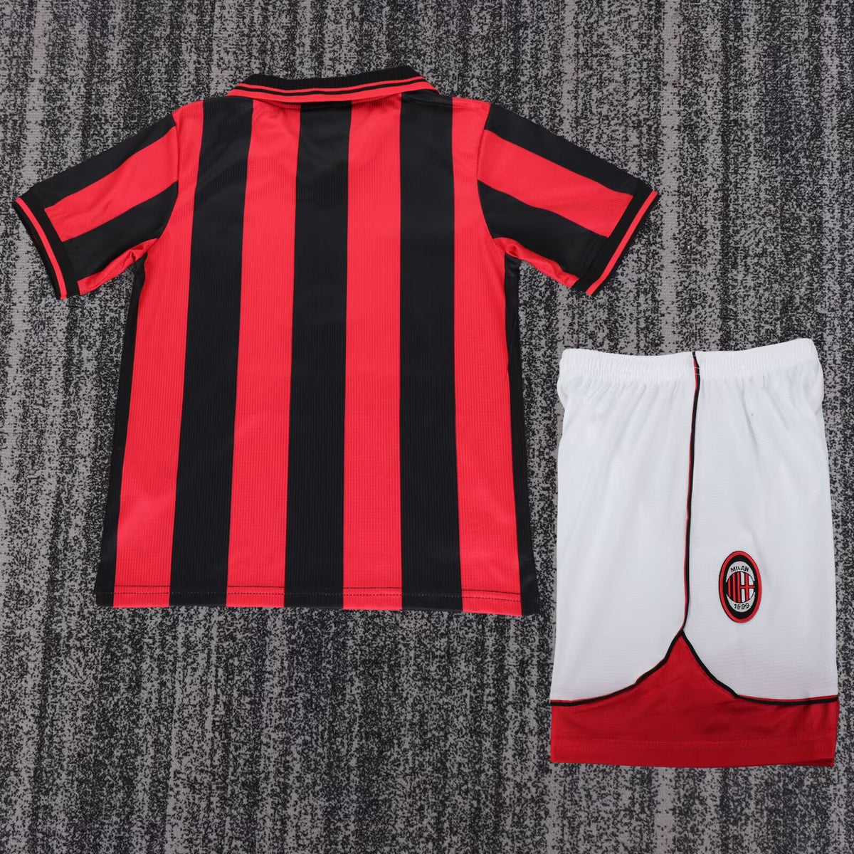 97/98 AC Milan Kids Kit