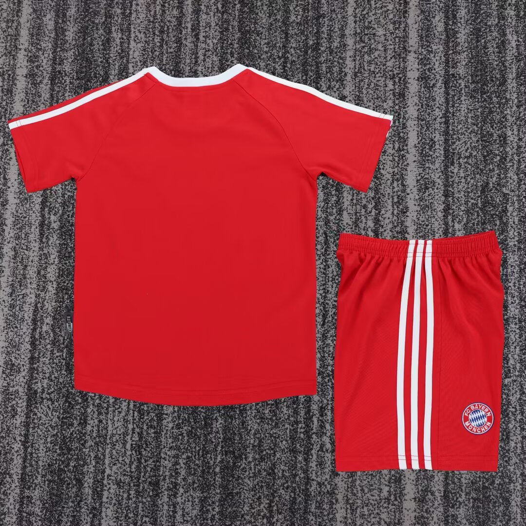 01/02 Bayern Munich Kids Kit