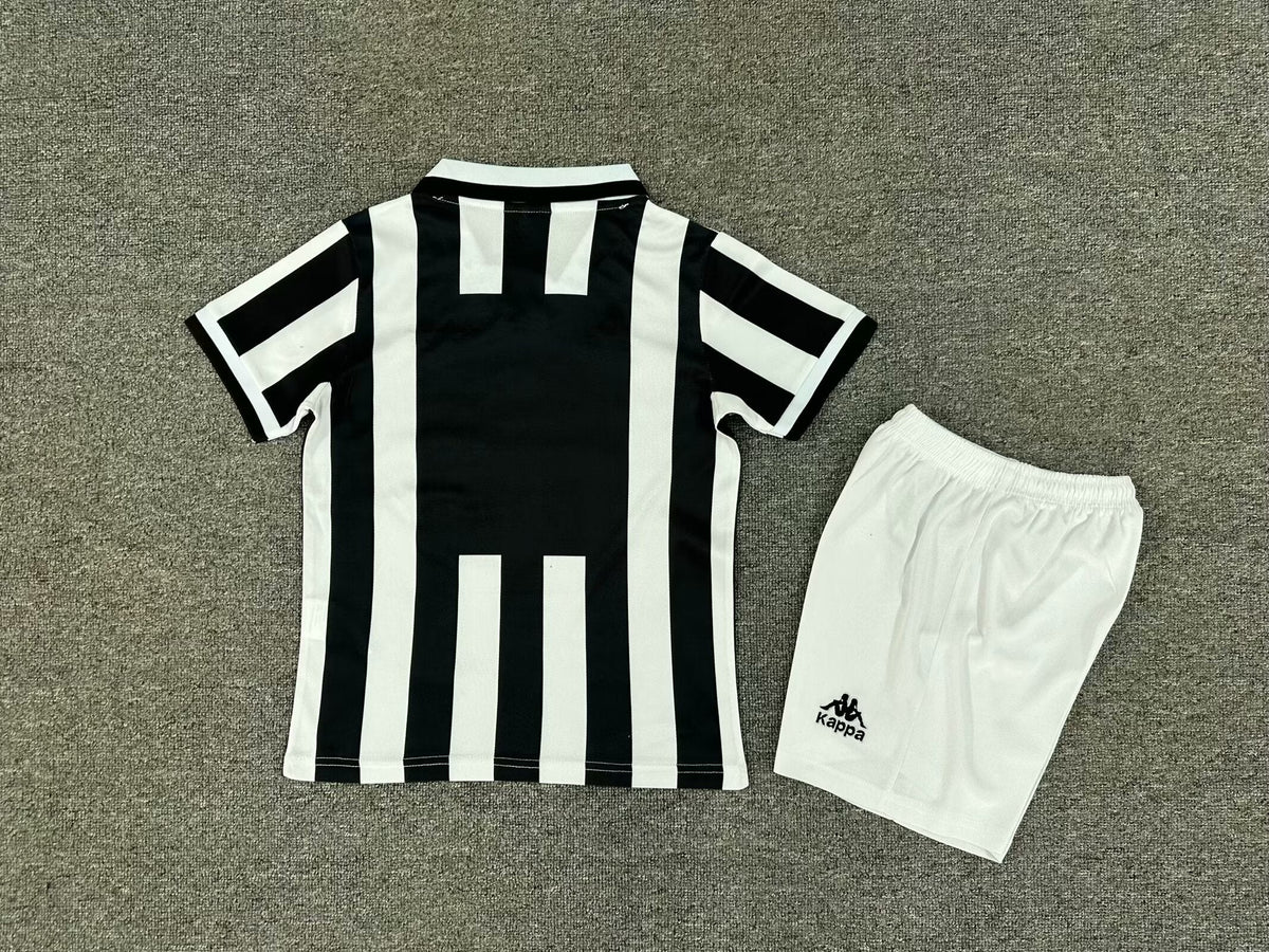 94/95 Juventus Kids Kit