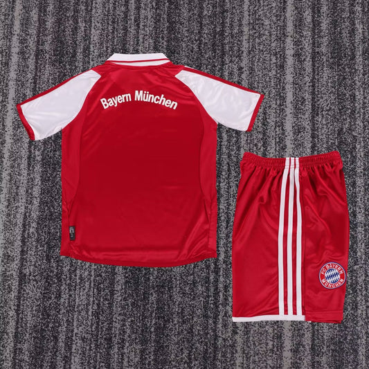 03/04 Bayern Munich Kids Kit