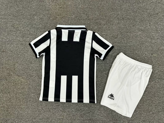 95/96 Juventus Kids Kit