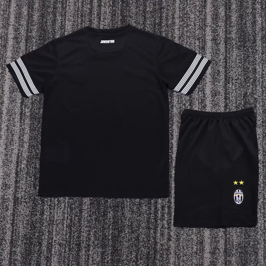 12/13 Juventus Kids Kit