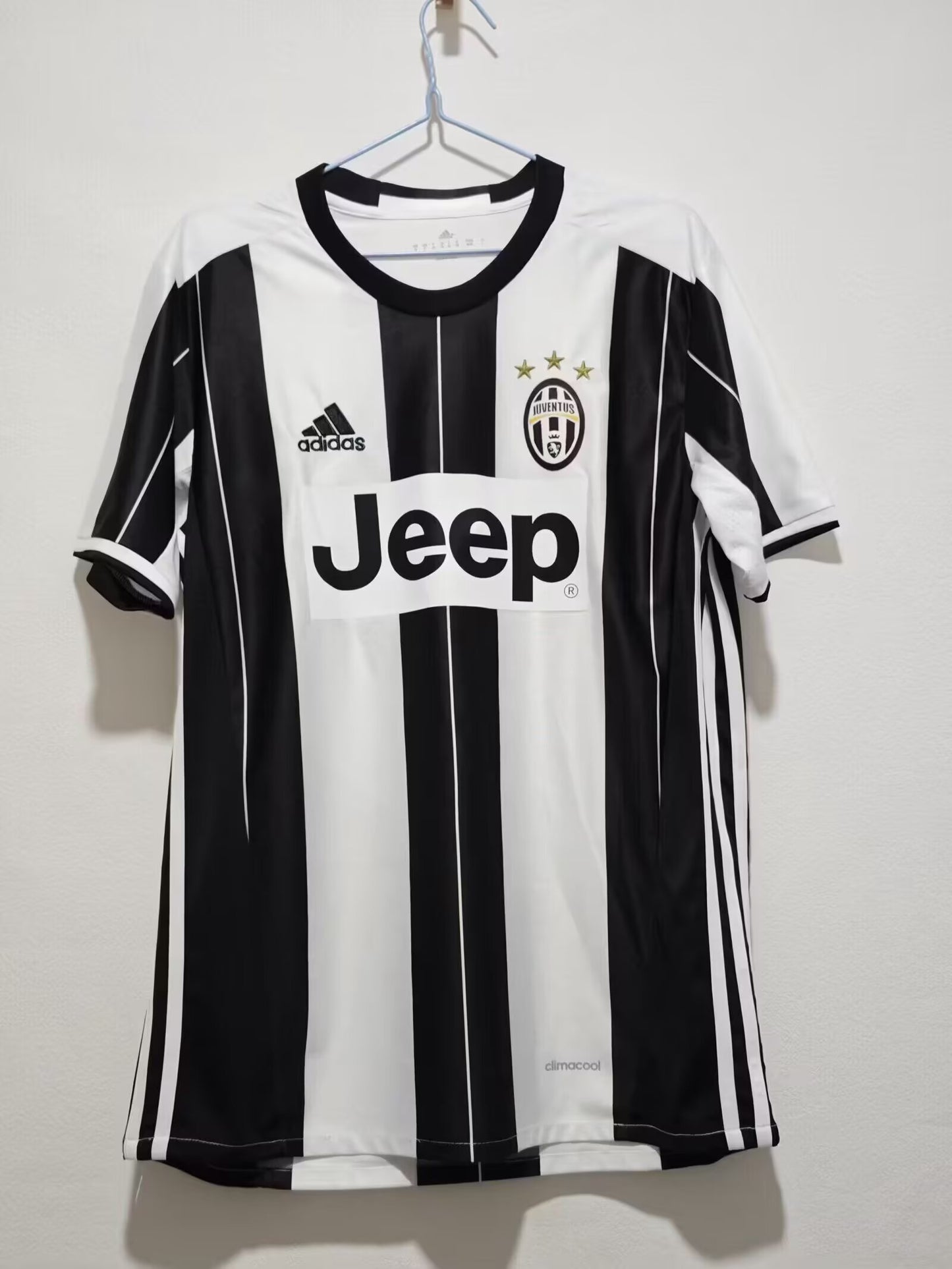 16/17 Juventus Shirt