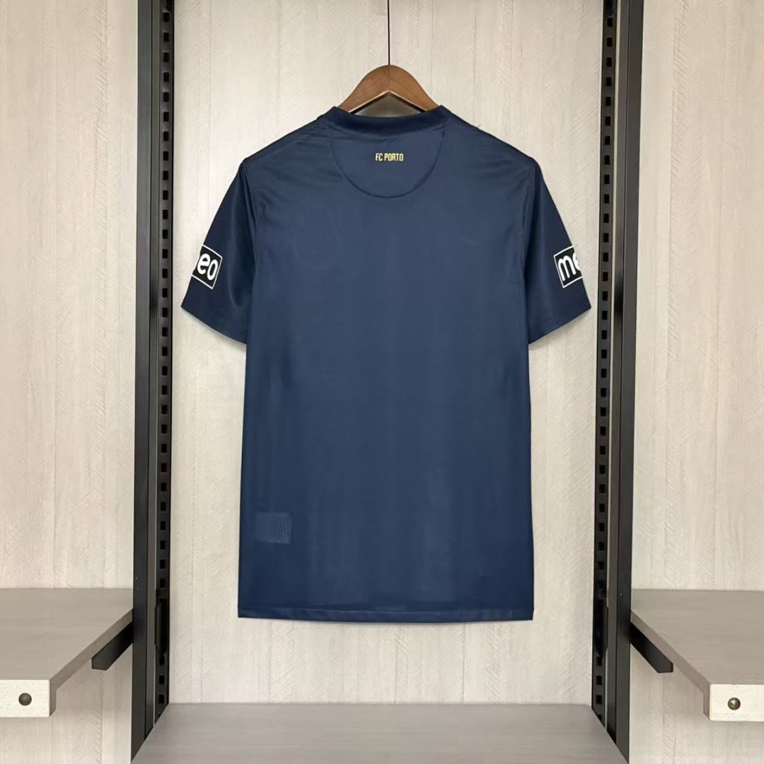 Retro Porto 2011/12 Away Shirt