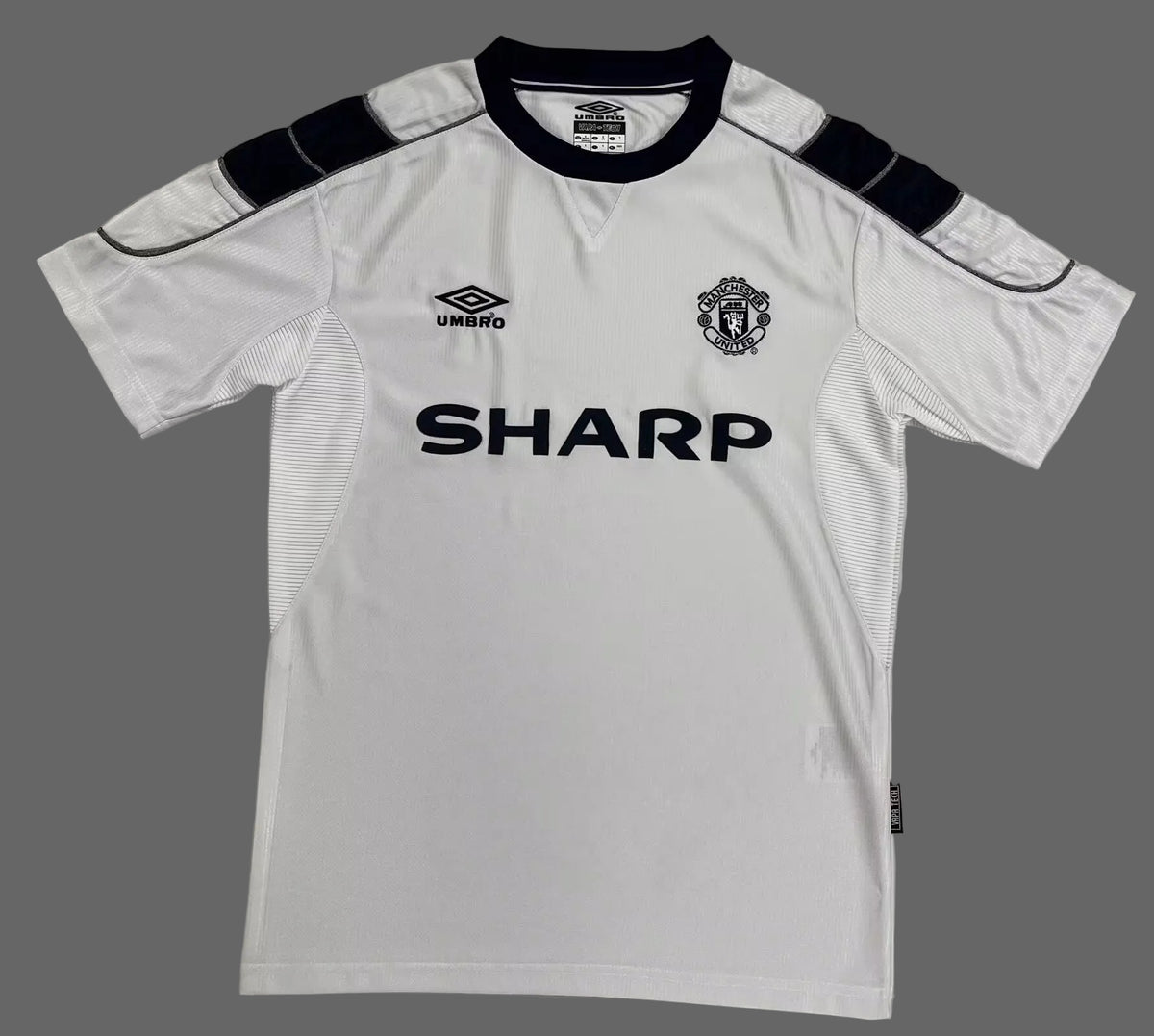 99/00 Manchester United Shirt
