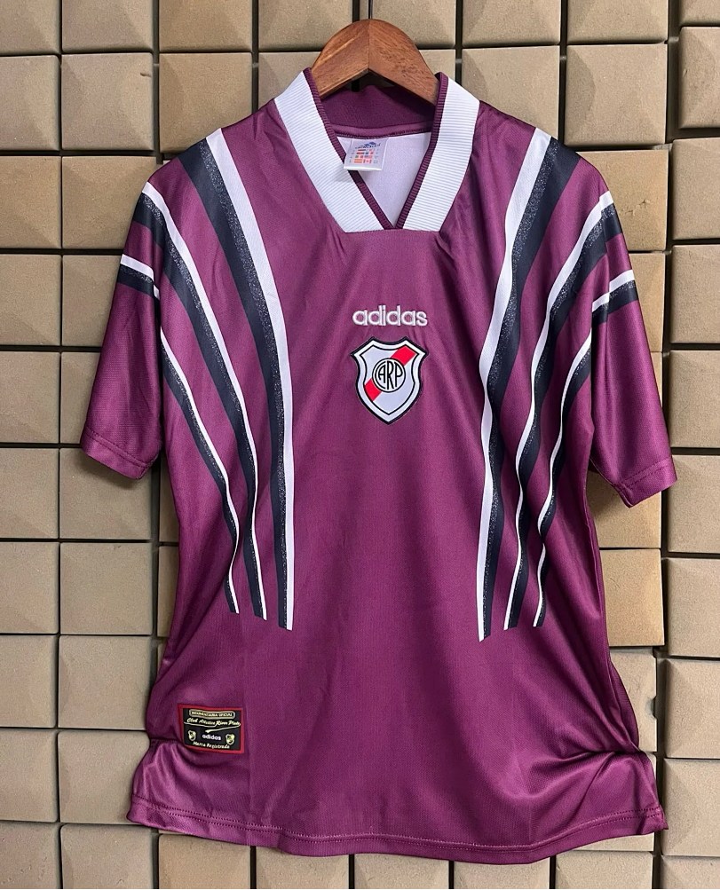 Retro River Plate 1995/96 Third Away Shirt