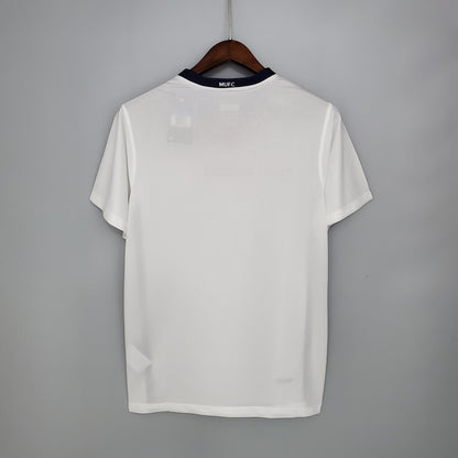 08/09 Manchester United Shirt
