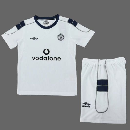 00/01 Manchester United Kids Kit