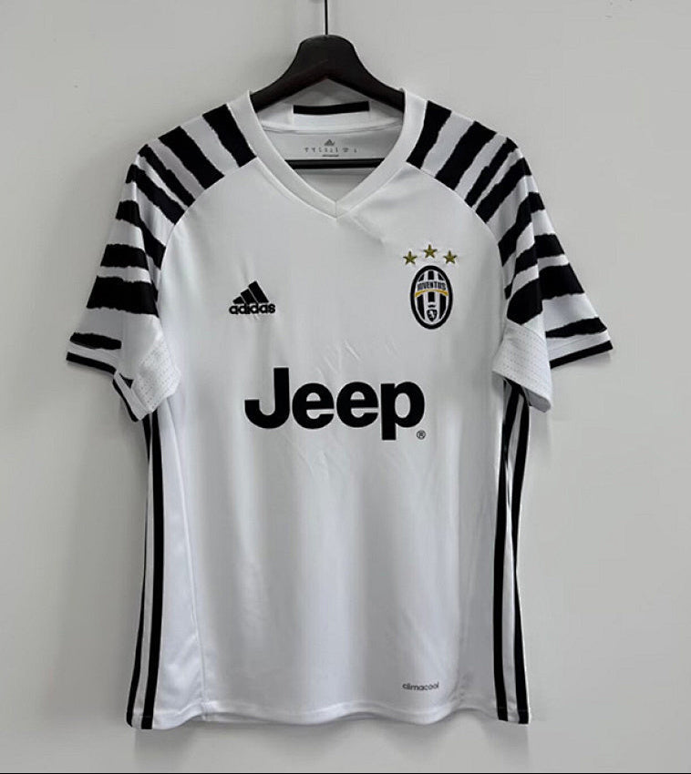 Retro Juventus 2016/17 Third Shirt