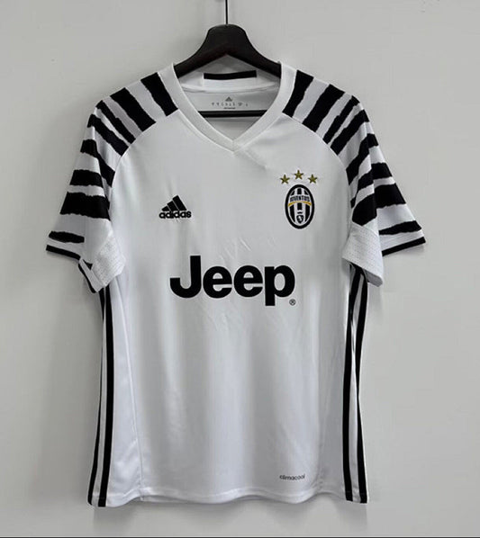 Retro Juventus 2016/17 Third Shirt