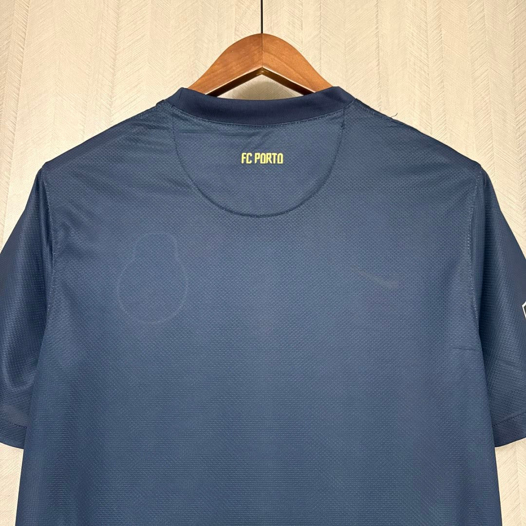 Retro Porto 2011/12 Away Shirt