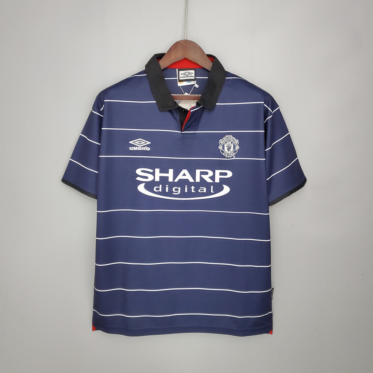 99/00 Manchester United Shirt