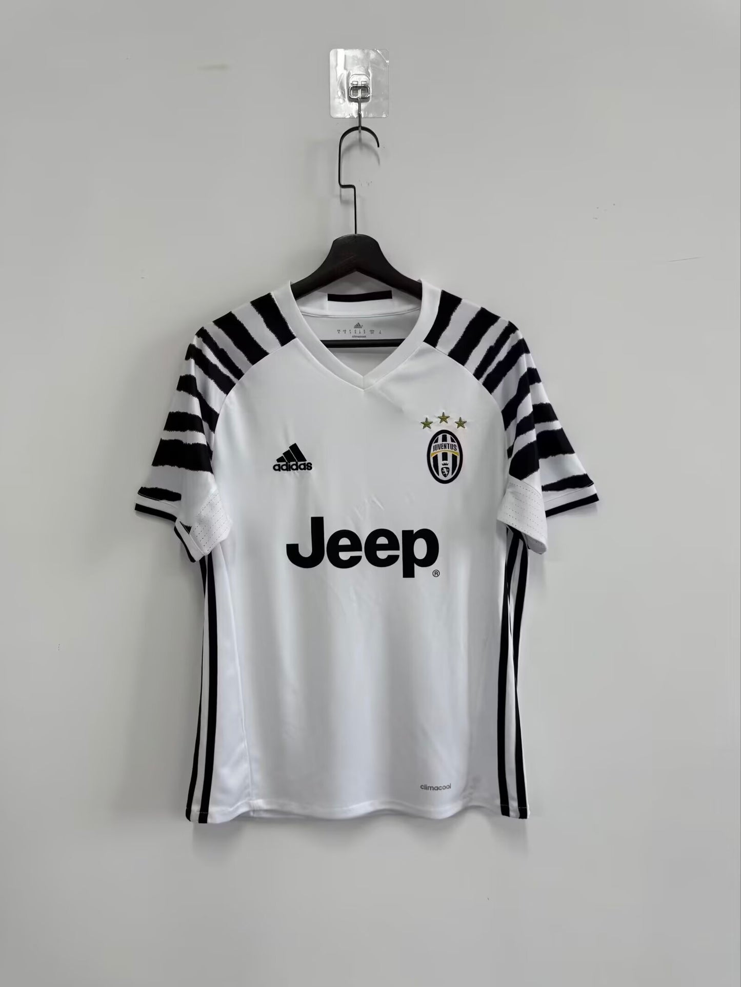 16/17 Juventus Shirt
