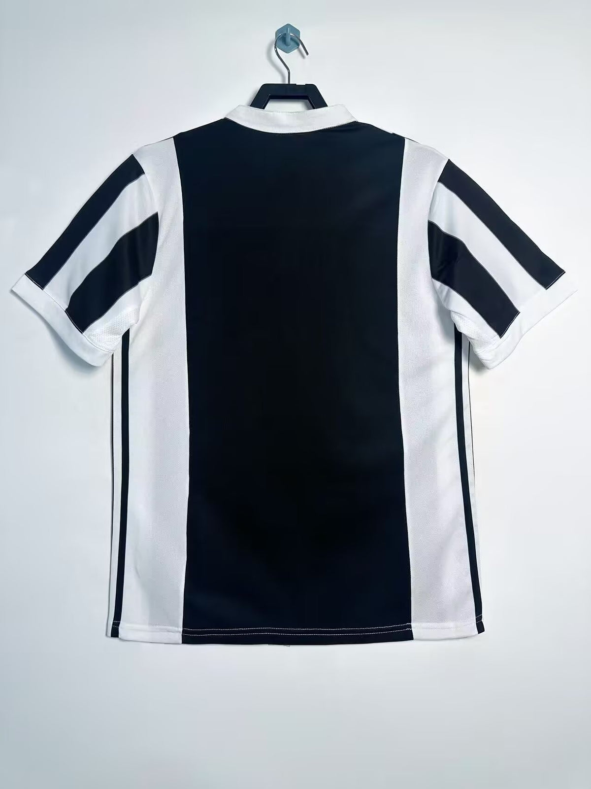 17/18 Juventus Shirt