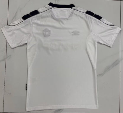 99/00 Manchester United Shirt