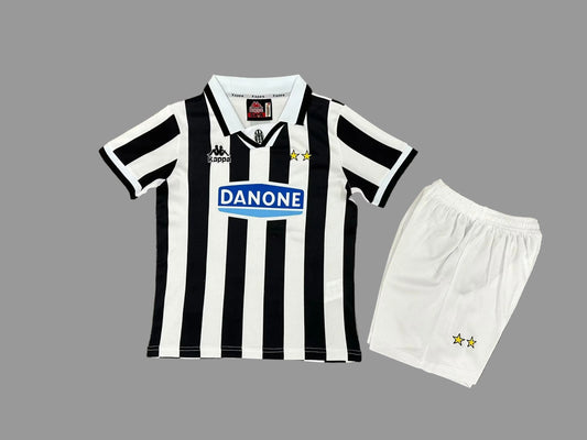 94/95 Juventus Kids Kit
