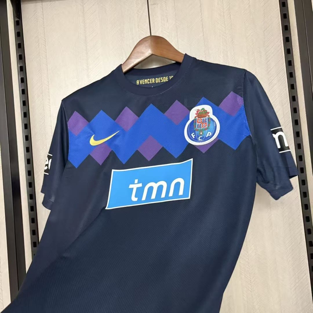 Retro Porto 2011/12 Away Shirt