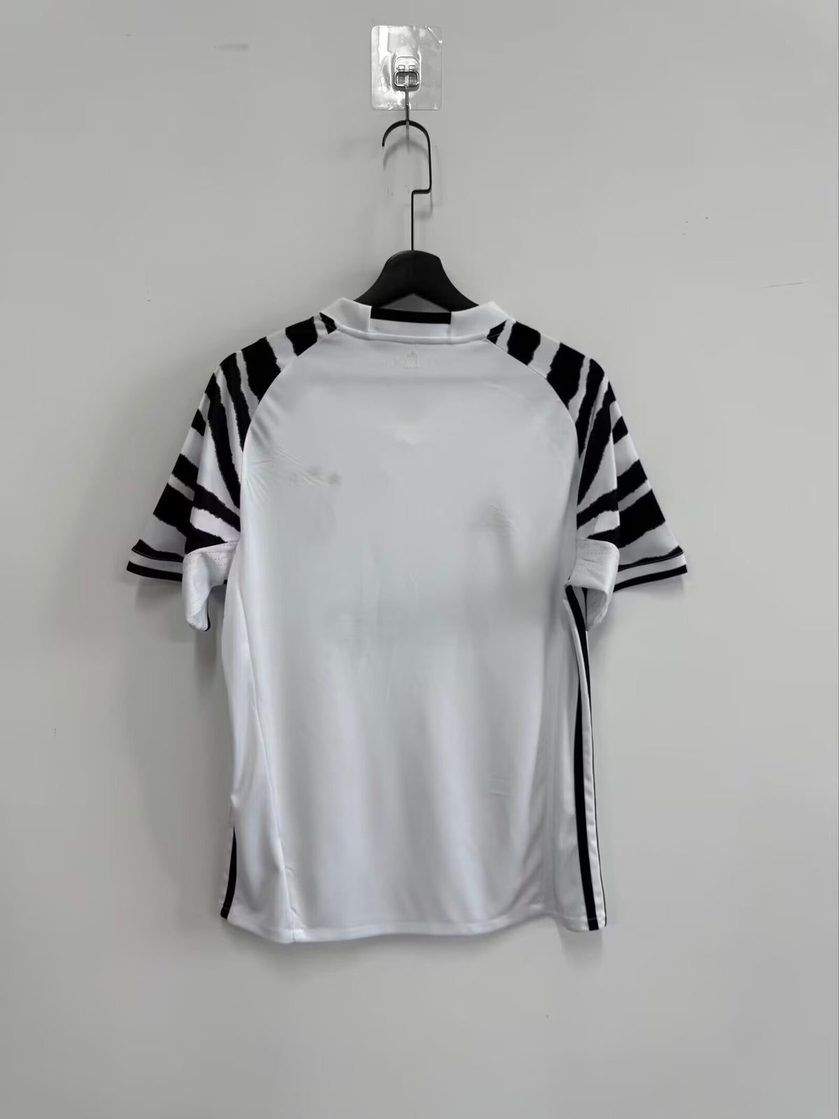 16/17 Juventus Shirt